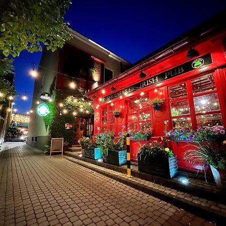Shoemaker Irish Pub & Accommodation Kielce Esterno foto