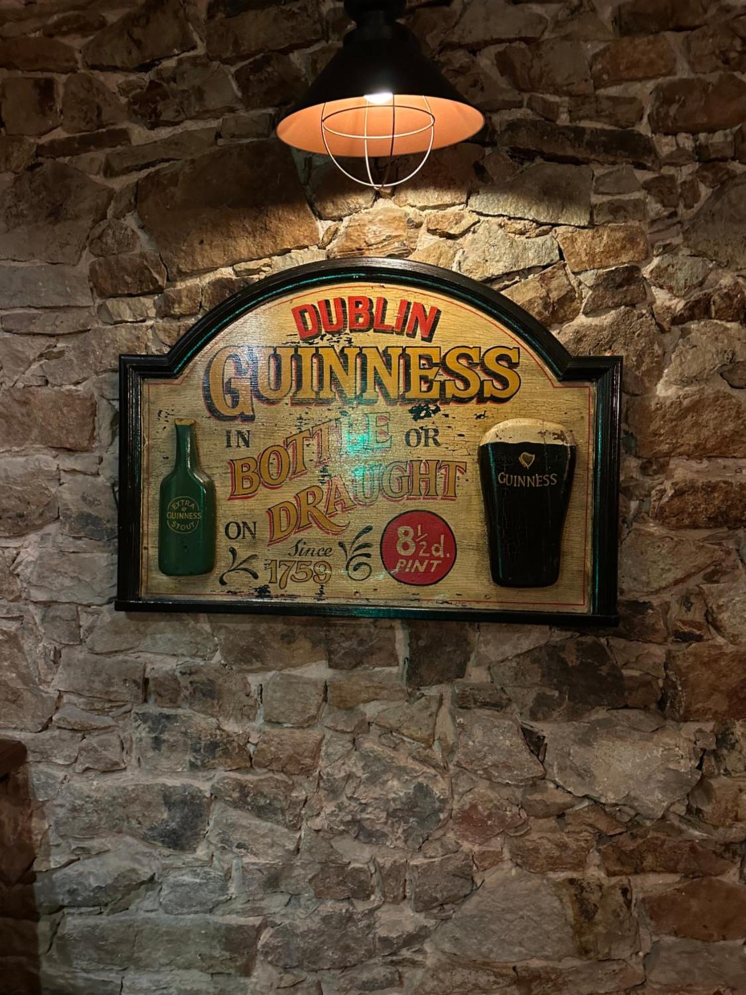 Shoemaker Irish Pub & Accommodation Kielce Esterno foto