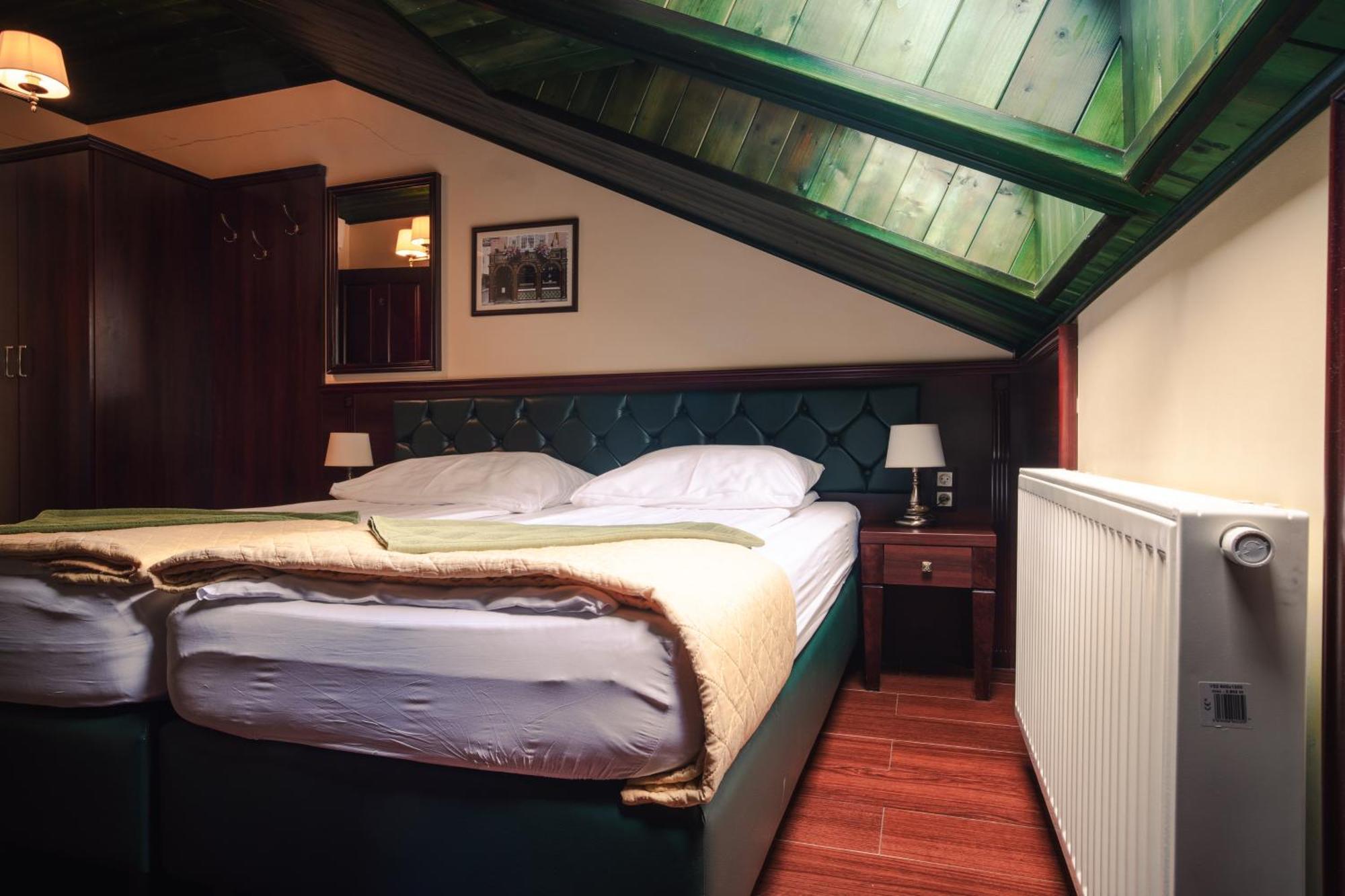 Shoemaker Irish Pub & Accommodation Kielce Esterno foto