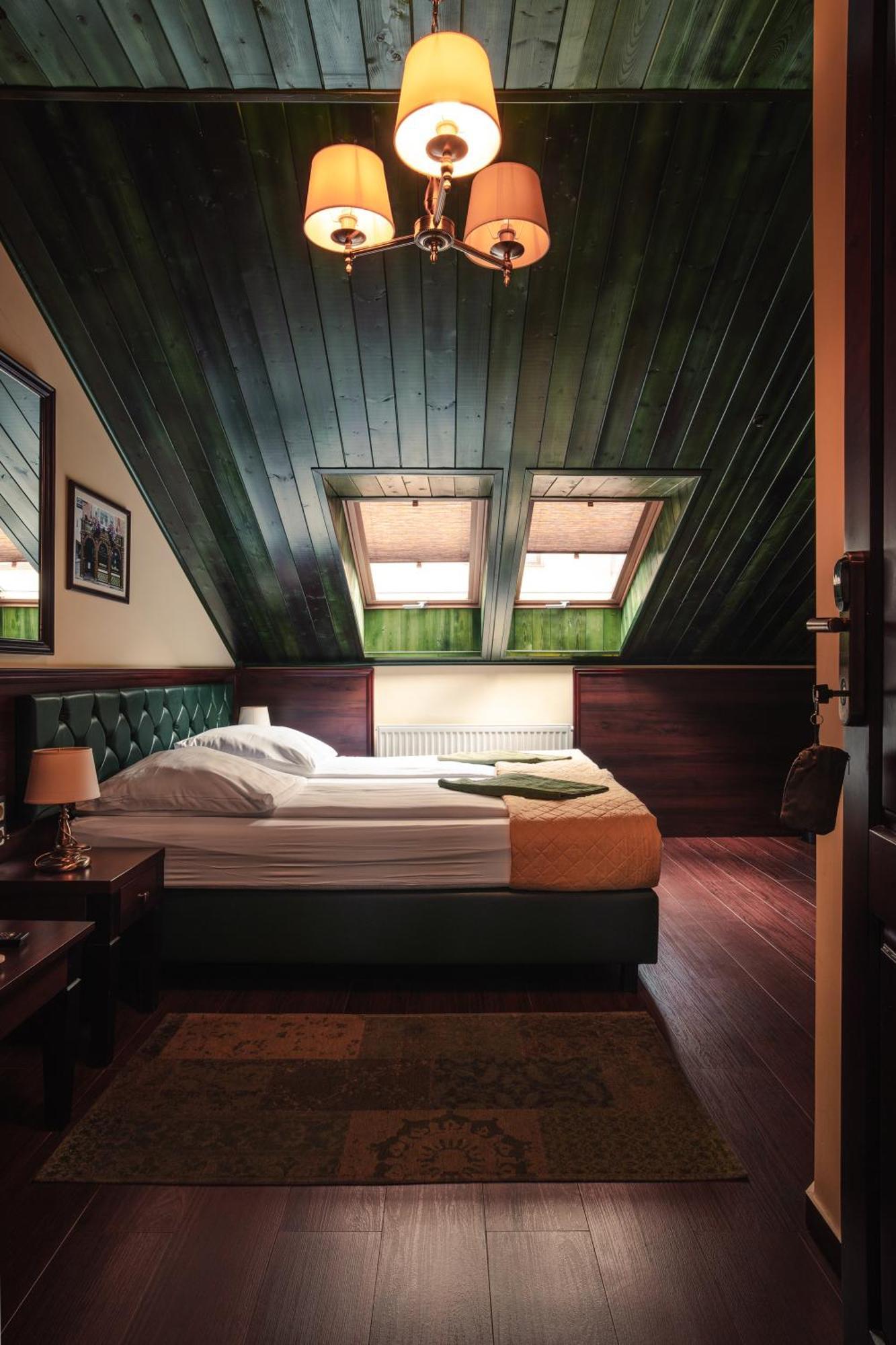 Shoemaker Irish Pub & Accommodation Kielce Esterno foto