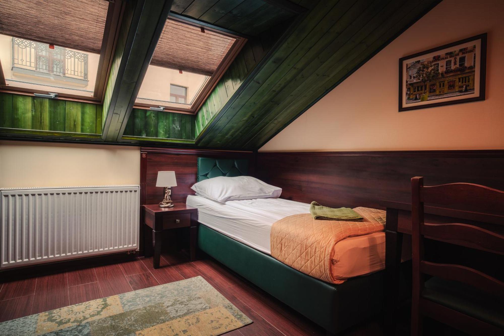Shoemaker Irish Pub & Accommodation Kielce Esterno foto