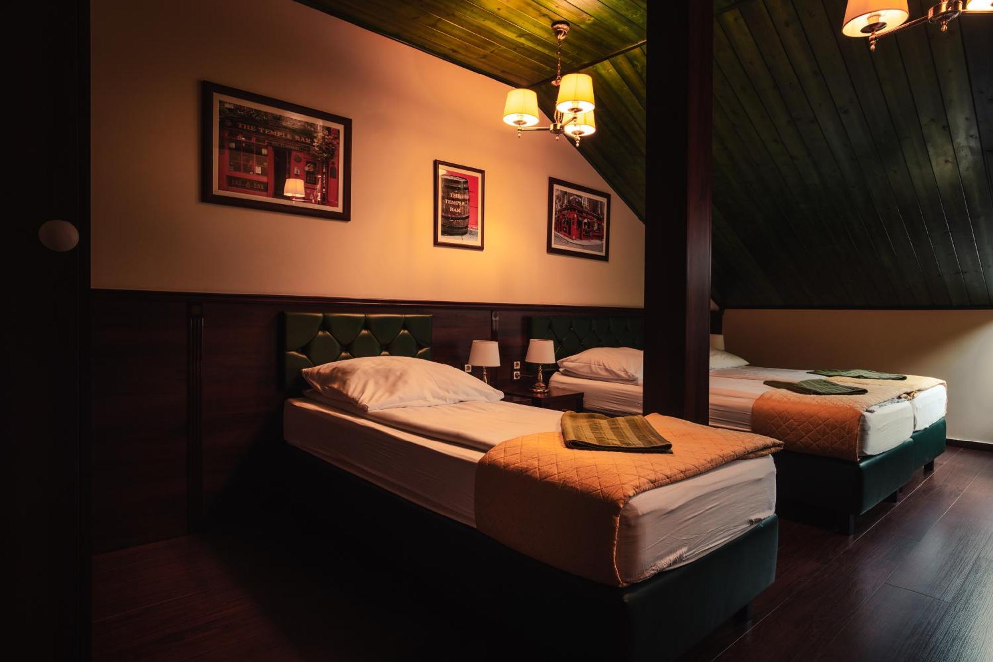 Shoemaker Irish Pub & Accommodation Kielce Esterno foto