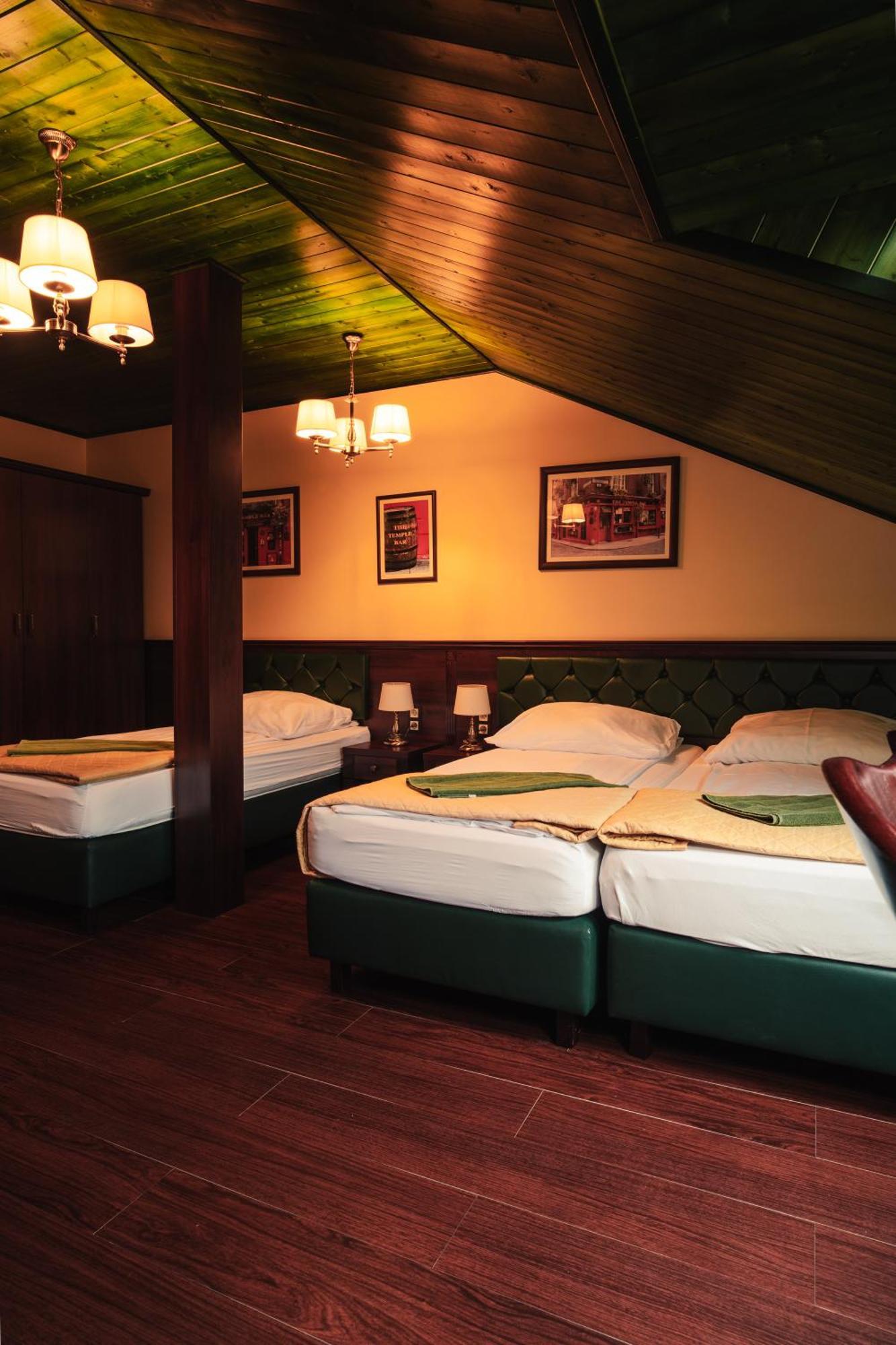 Shoemaker Irish Pub & Accommodation Kielce Esterno foto