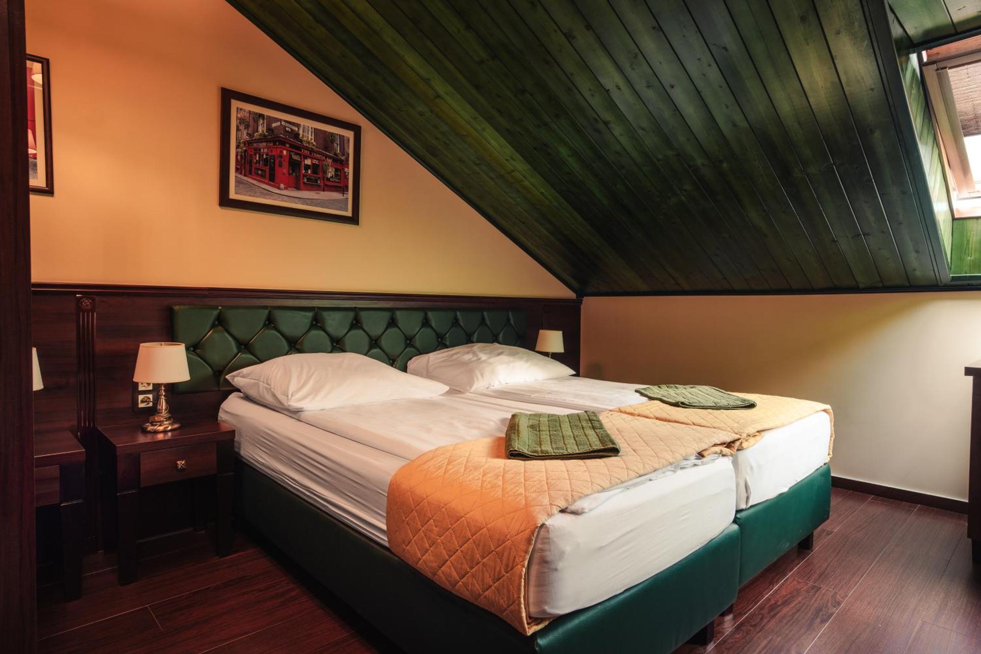 Shoemaker Irish Pub & Accommodation Kielce Esterno foto