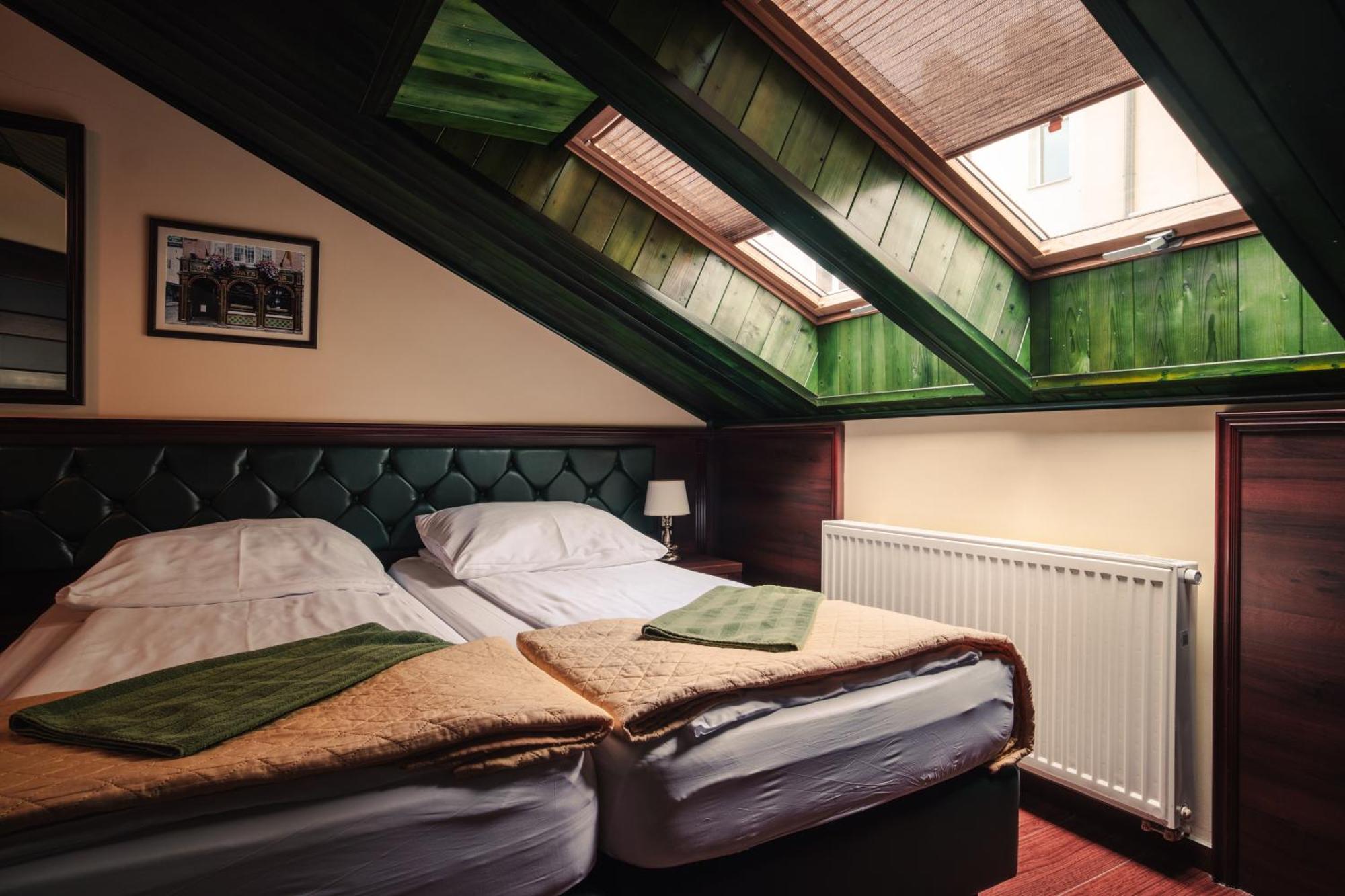 Shoemaker Irish Pub & Accommodation Kielce Esterno foto